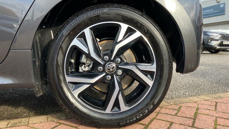 Toyota Yaris 1.5 Hybrid Design 5dr CVT Hybrid Hatchback